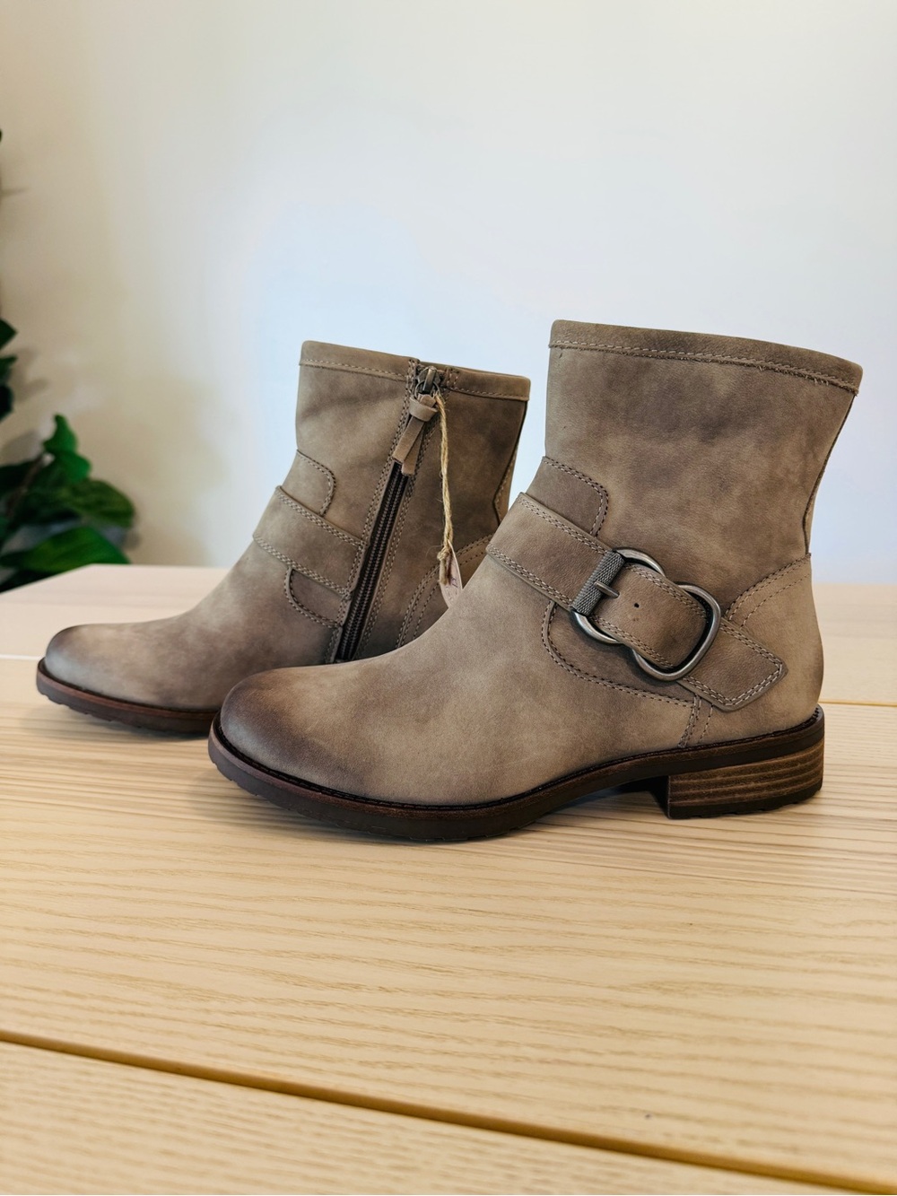 Sofft Brie Rock Grey Leather Waterproof Moto Ankle Boots Women’s 7M NWT
